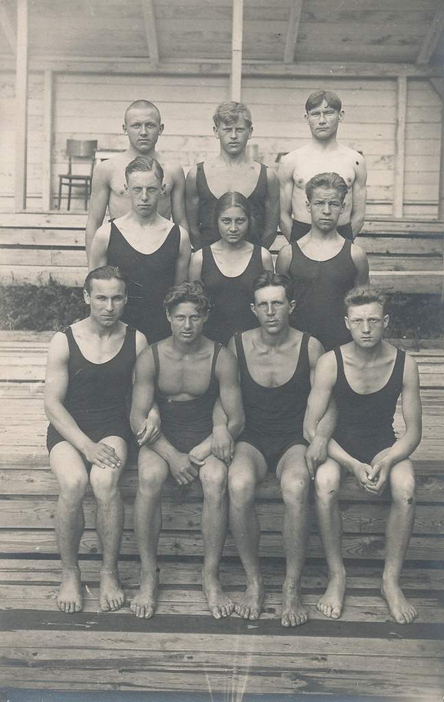 Group of Tartu athletes in the swim