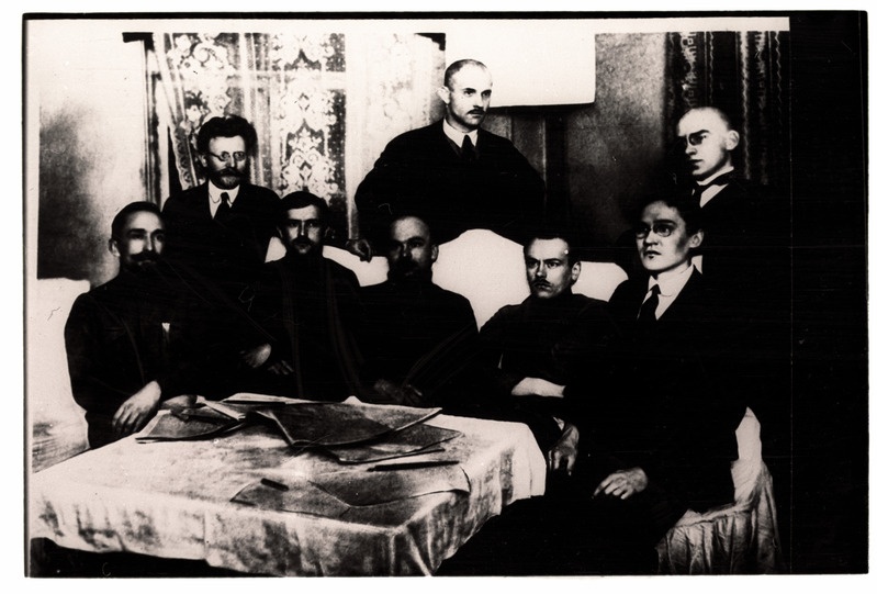 Eesti Töörahva Kommuuni nõukogu liikmed umbes 1919. aastal.