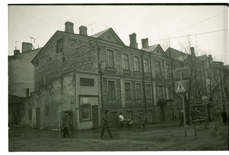 Kahekordne maja Tartu mnt. 64