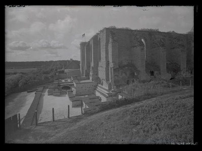 Pirita klooster. Vaade väljakaevatud alusmüürile kiriku idapoolses osas  duplicate photo