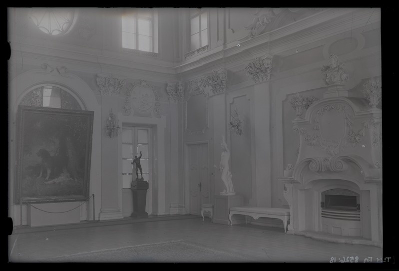 Kunstimuuseumi ekspositsioon Kadrioru lossi saalis, 1920-ndad aastad.
