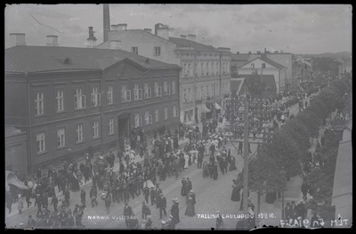 Laulupeo rongkäik Narva mnt- l  duplicate photo