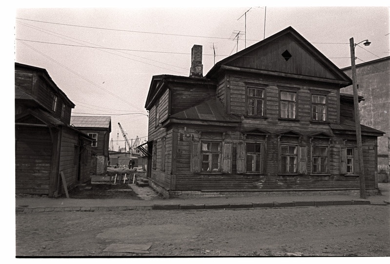 Kahekordne puumaja Karu tänav 39.