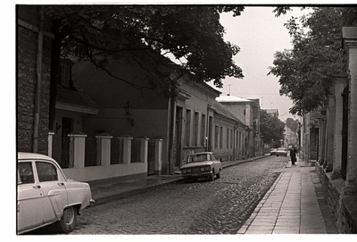 Vaade piki Uut tänavat Viru tänava poole, hoone Uus tänav 18.  similar photo