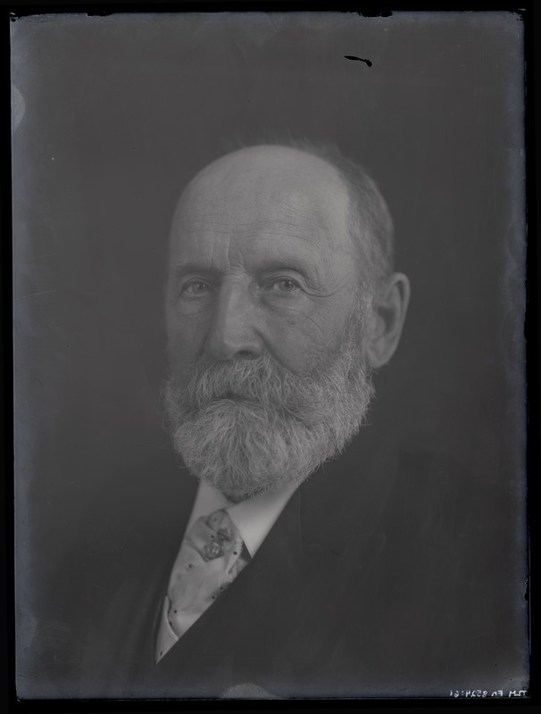 Skulptor A. Weizenbergi fotoportree umbes 1920. aastast.