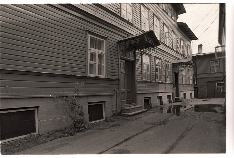 Pärnu maantee 31 hoone hoovipoolne vaade.
