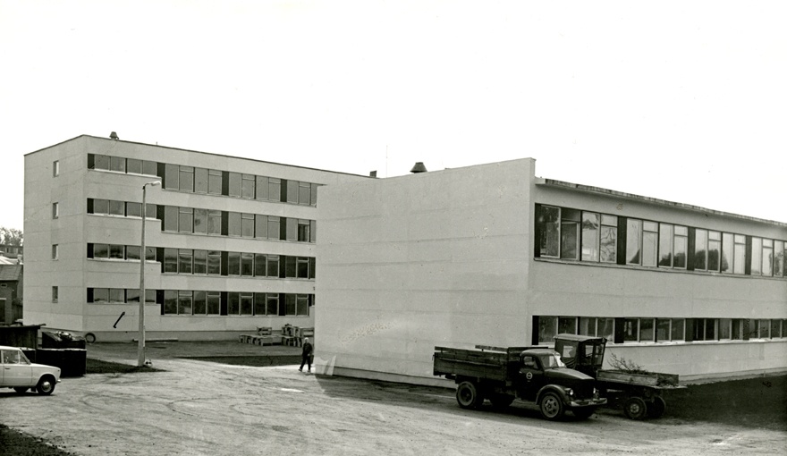 Tartu Annelinn: schoolhouse in Ülejõel, 3rd secondary school
