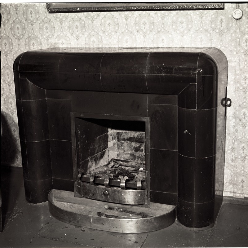 Tume kahhelkamin Kadaka pst. 12-6