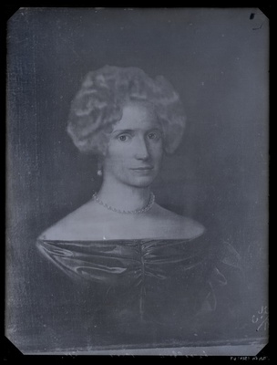 Noorema blondi daami portree, signatuur all paremal "E. St.", 1820-ndatest aastatest.  duplicate photo
