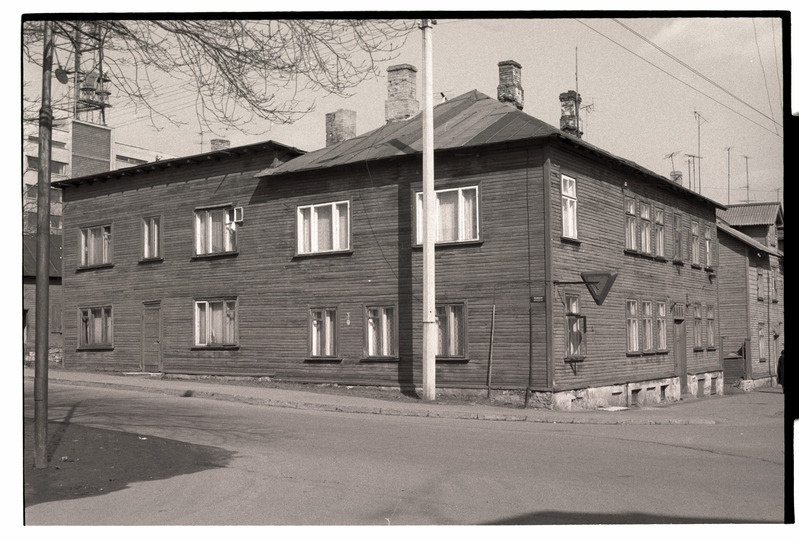 Kahekordne puumaja Jakobsoni ja Kunderi tänava nurgal, Jakobsoni tänav 17.