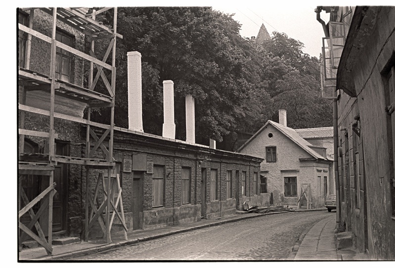 Vaade Uus tänav 33 majale.