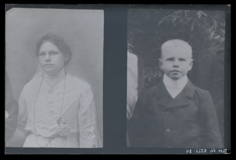 Kaks portreefotot ühel negatiivil, umbes 1910. aastast.