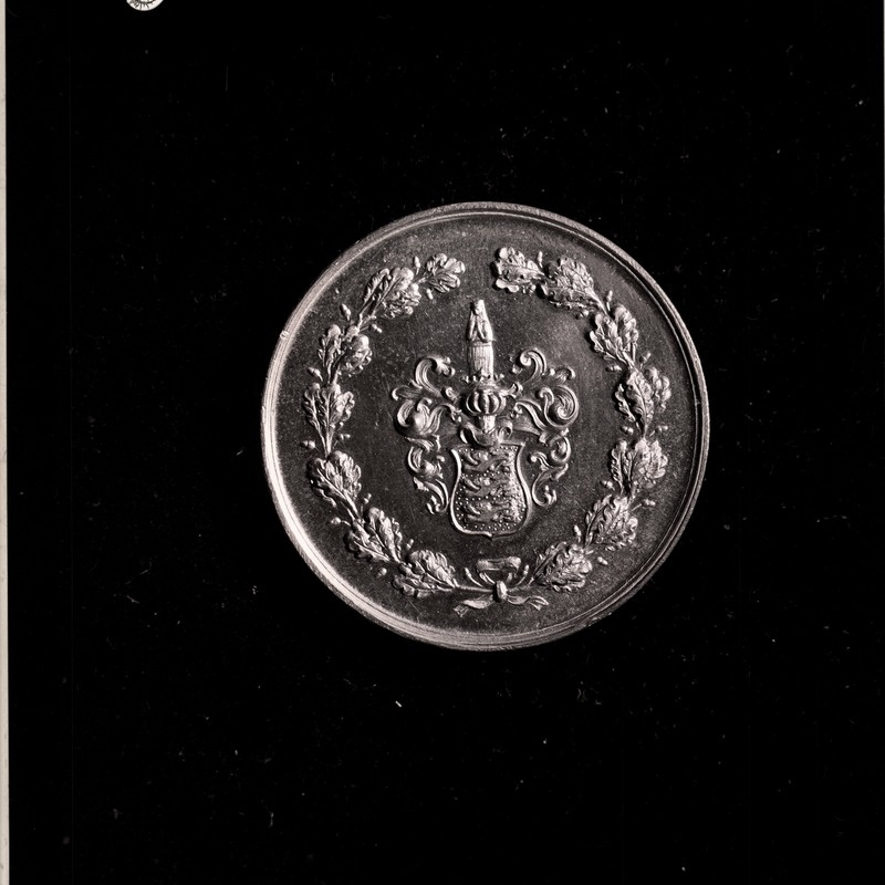 Tall. Eesti Põllumeeste Seltsi medal