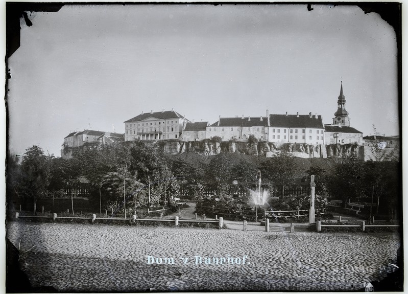 Vaade Toompeale ja pargile