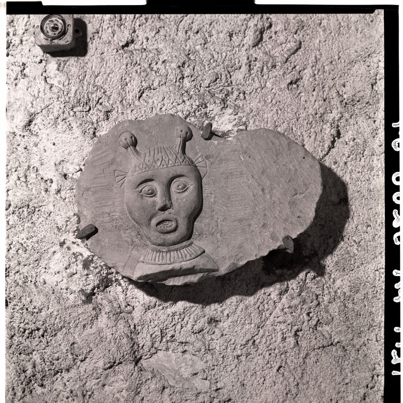Raidkivi fragment- narri pea