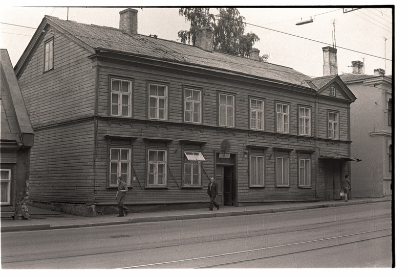 Kahekordne puuhoone, Pärnu maantee 35.