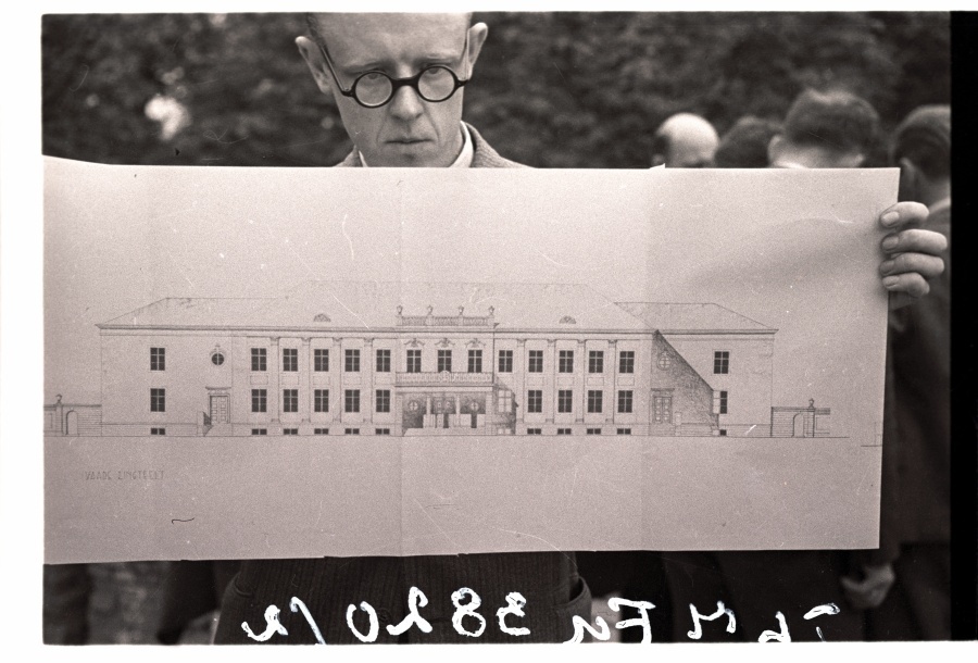 Tallinn, Kadrioru administratiivhoone esikülje joonis.