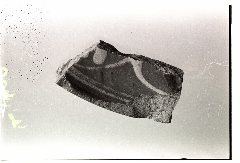 Tallinn, leide arheoloogilistelt kaevamistelt Toompeal, savinõu serv.