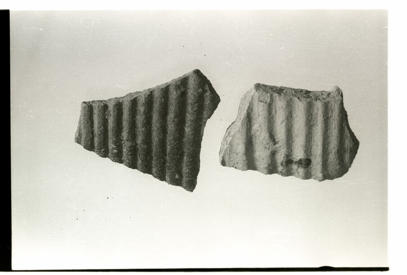 Tallinn, leide arheoloogilistelt kaevamistelt Toompeal, kaks keraamika fragmenti.