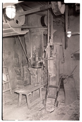 V.Kingissepa nimeline Tallinna Jahukombinaat, jahupakkimise press.  duplicate photo