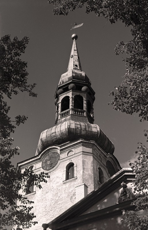 Toomkiriku tornikiiver ajanäitajaga