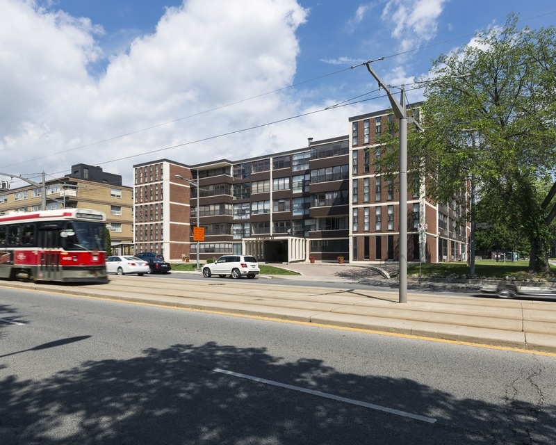 Korterelamu 90 Warren Rd Torontos, 1968. Välis-Eesti arhitekt Uno Prii