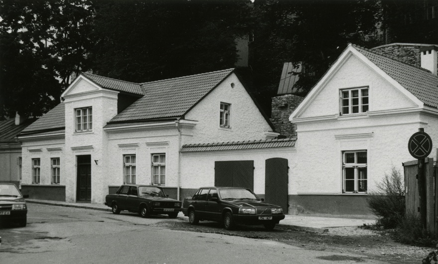 Elamud vanalinnas, vaade hoonetele. Arhitekt Chr. A. Gabler, rek AS Tallinna Restauraator (I. Örd, M. Hammer)