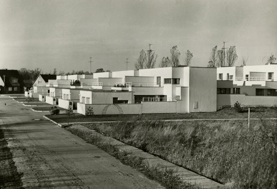 Pärnu KEK-i ridaelamu Ave, hoone vaade. Arhitekt Ell Väärtnõu, insener Andres Ringo, EKE projekt