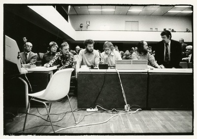 Tallinna seminar 25.-26.04.1980. Esireas vasakult: Lennart Meri, Jüri Renter, Koit Komissarov, Tiit Kaljundi, Ignar Fjuk, Leonhard Lapin ja Mati Unt  similar photo