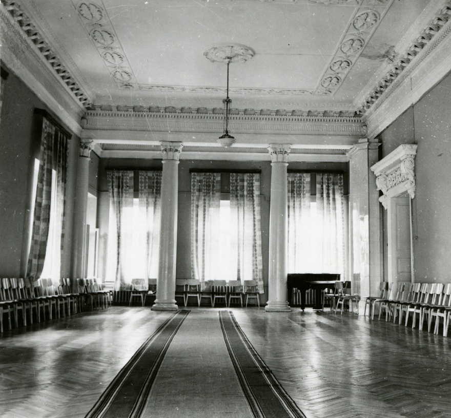 Riisipere mõisa valge saal, interjöörivaade