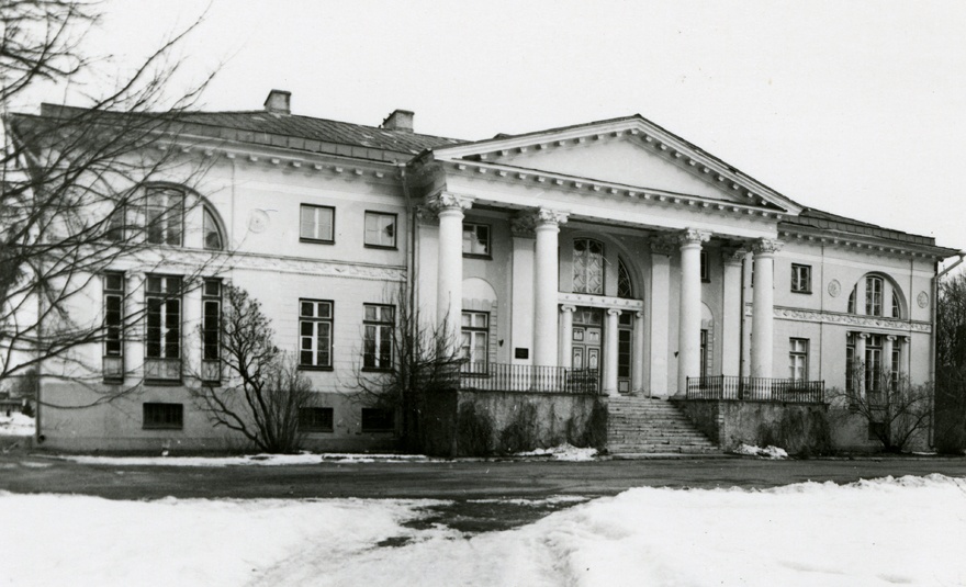 Saku mõisa peahoone, vaade