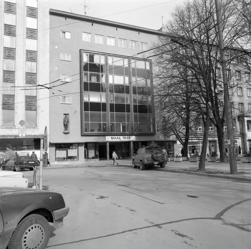 Tallinna Kunstihoone, vaade pärast 1994-1995 teostatud rekonstrueerimistöid. Arhitektid Anton Soans, Edgar Kuusik
