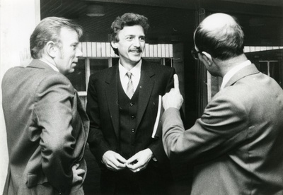 Oleg Žemtšugov ENSV AL kongressil Ametiühingute majas 1984, portreefoto  similar photo