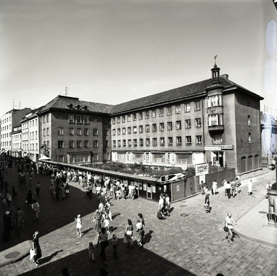 "Lembitu" teenustööde hoone Tallinnas, vaade hoonele üle ristmiku 2. korruse aknast. Arhitektid Voldemar Herkel, Kalju Valdre  similar photo