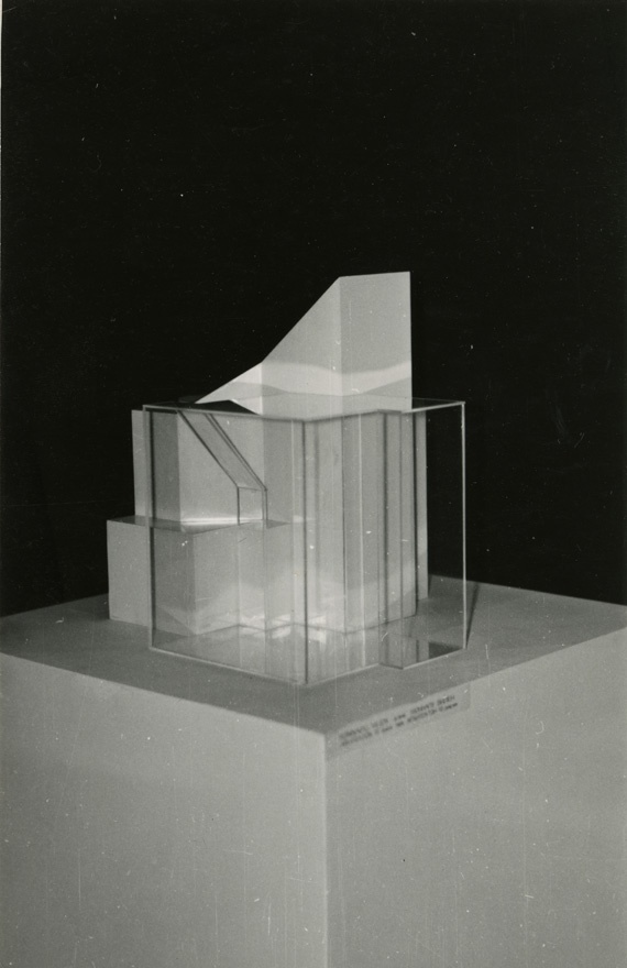 Arhitektoon näituselt "Monumentaalkunst", objektifoto. Autor Vilen Künnapu