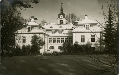 Taheva mõisahoone õuelt  duplicate photo