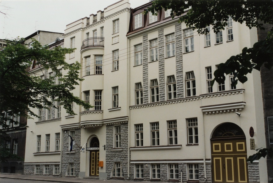 K. Mauritza korterelamu Tallinnas, vaade fassaadi keskosale piki tänavat. Arhitekt Karl Burman