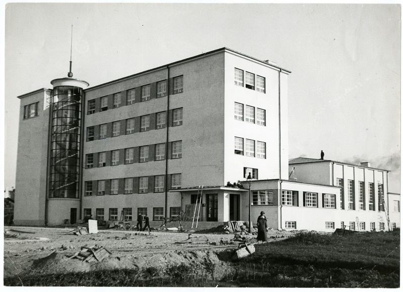 Lenderi gümnaasium, hoone vaade. Arhitekt Herbert Johanson