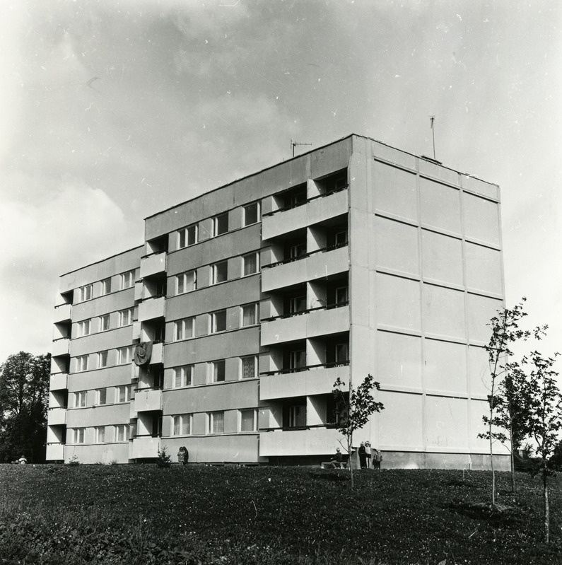 Korterelamu Rannus, tagantvaade. Arhitekt Aosilla