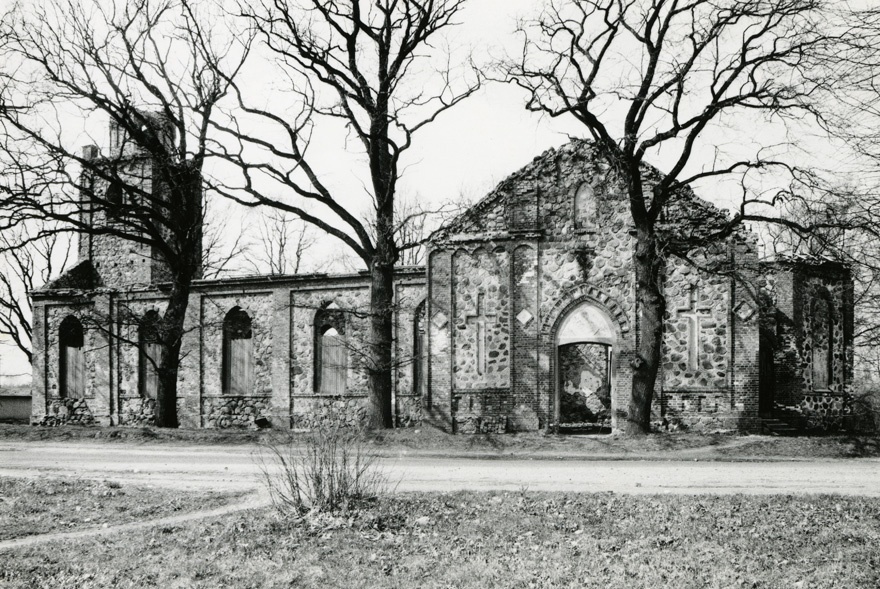 Tori kirik, vaade lõunast. Ehitusmeister Passlack, arh Sievers