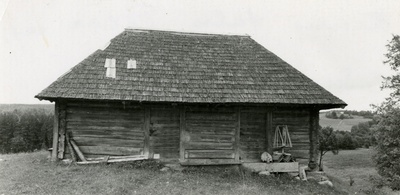 Hinni talu, vaade aidale?  similar photo