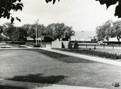 Kohvik "Tuljaku" ja lillepaviljoni esine aed, vaade. Arhitekt Valve Pormeister  similar photo