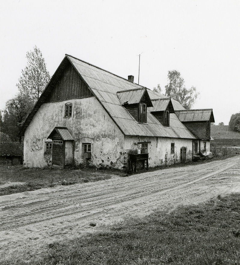 Kauksi vesiveski, külgvaade