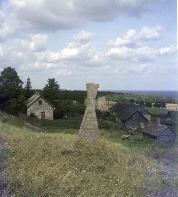 "sweden Cross". Kivir on the hill floor.