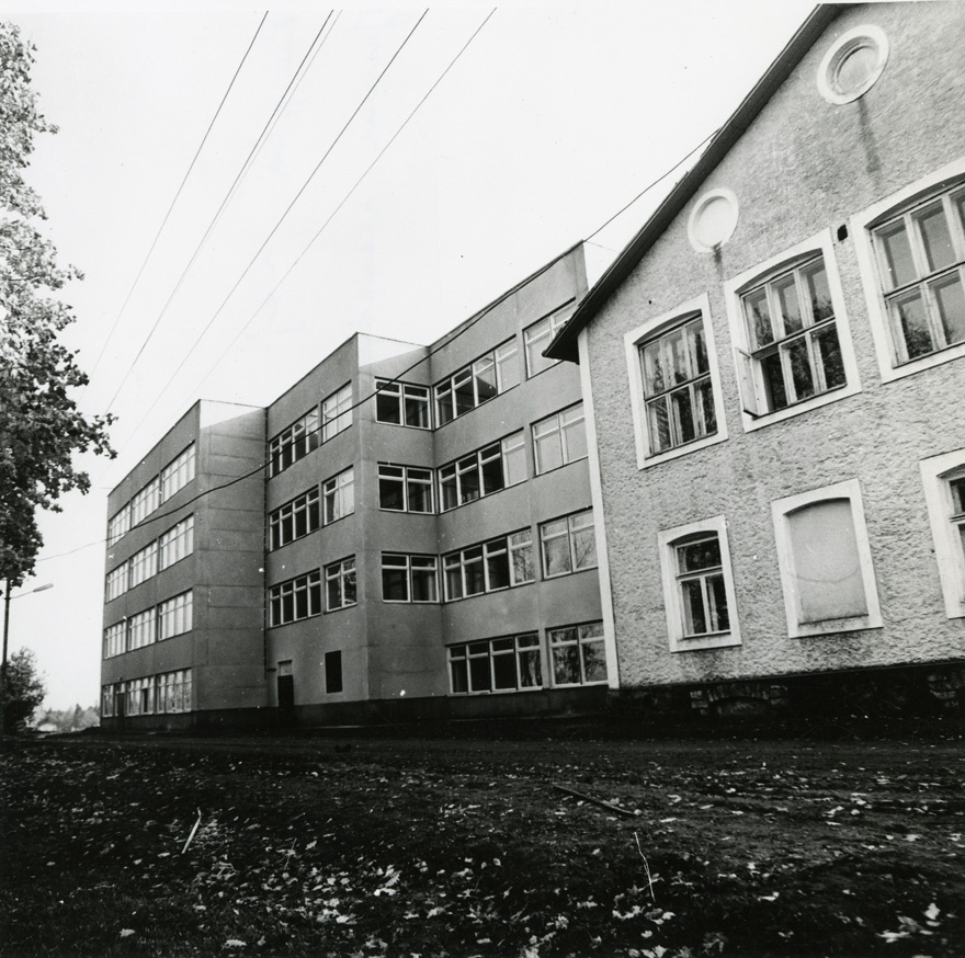 Juuru keskkool, praegune E. Vilde nim. Juuru Gümnaasium, eestvaade