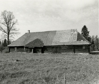 Käpa-Müürsepa talu Paluperas, vaade tagant  similar photo