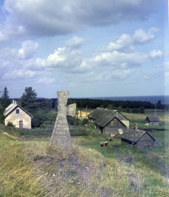 "sweden Cross". Kivir on the hill floor.