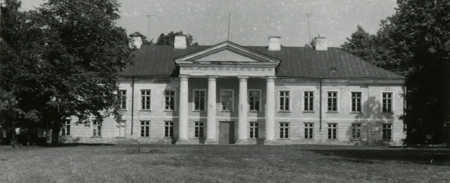 Aruküla mõisa peahoone, esifassaadi vaade
