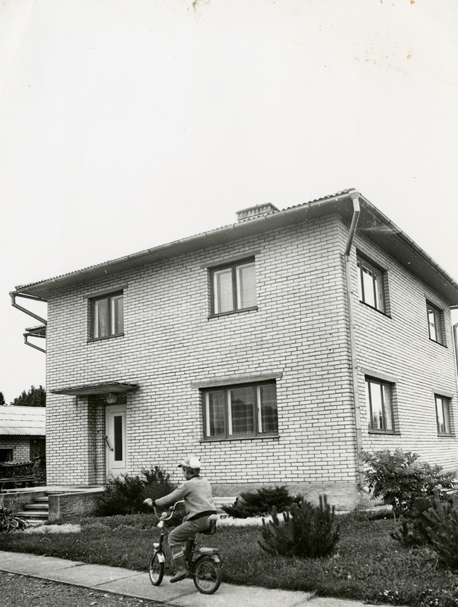 Elamu Väimelas, eestvaade