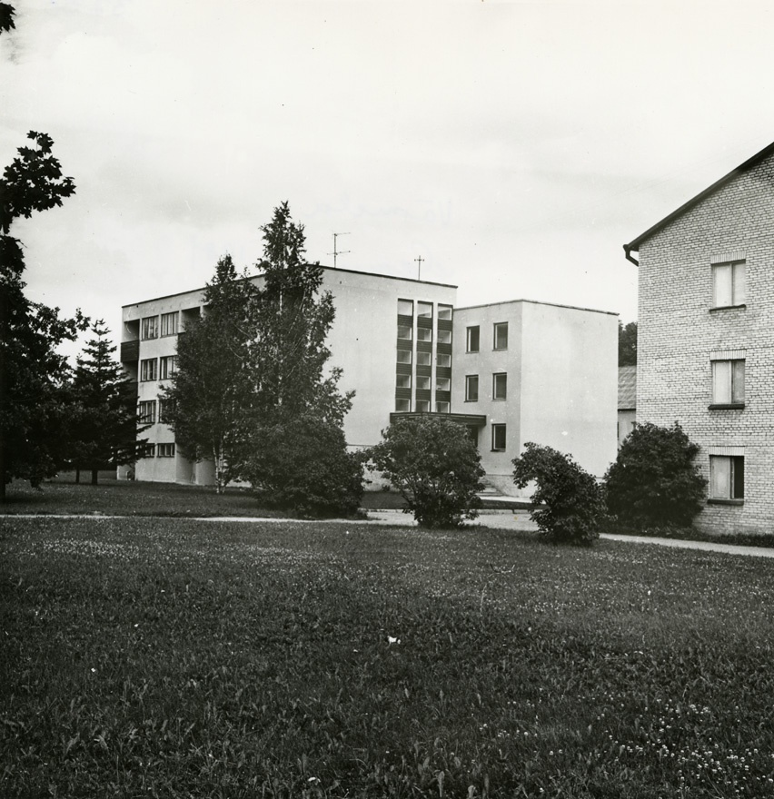 Ühiselamu Väimelas, vaade. Arhitekt Maie Hansmann
